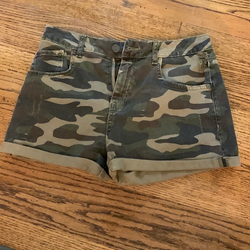 Zara size 4 camo jean shorts